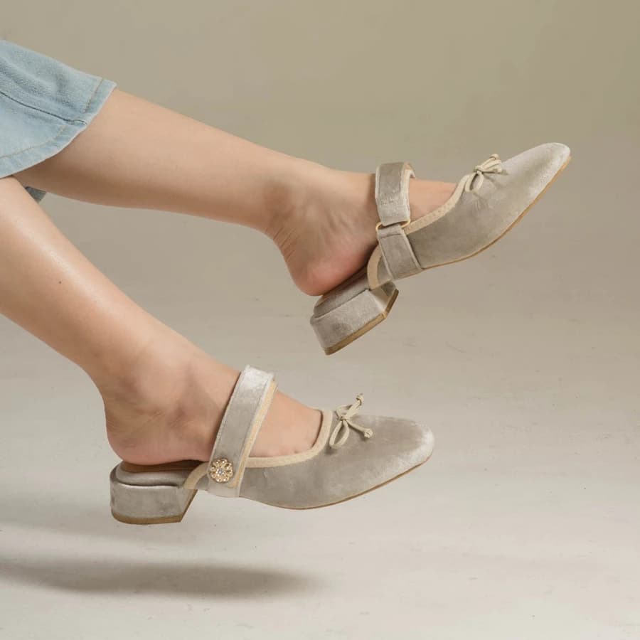 Lyria Heels Mules Wanita (Black - Beige - Lace)