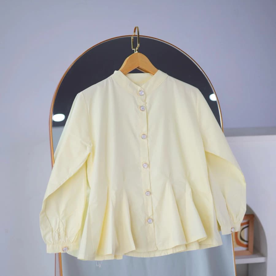 Yoora blouse | blouse katun | blouse polos | atasan wanita kancing